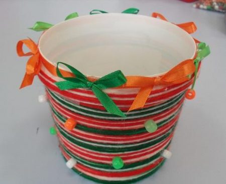 Decorando un cubo de mayonesa para tu dacha
