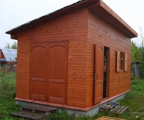 Cómo construir un cobertizo con techo a dos aguas paso a paso, con dibujos