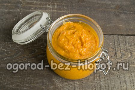 прехвърлете хайвера в буркан