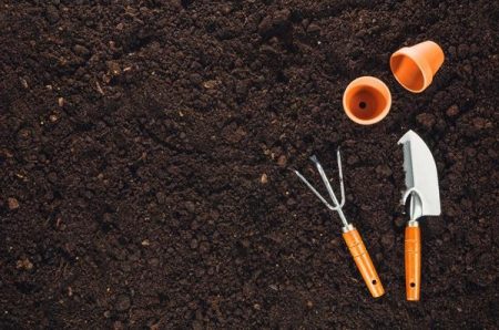 Terrains et équipements pour travaux
