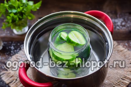 Bir tencerede kavanoz