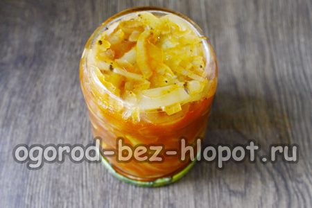 Zucchini im Glas