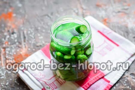 Versare acqua bollente sopra