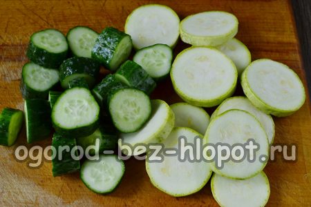 concombres et courgettes tranchés