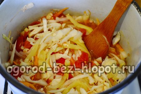 μείγμα λαχανικών σε μια κατσαρόλα