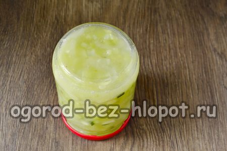 Wir stellten das Glas unter den Pelzmantel