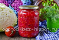 Borscht for the winter in jars