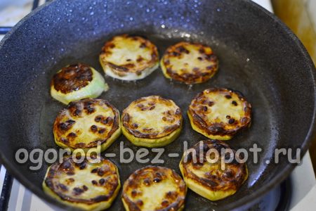 τηγανίζουμε τα κολοκυθάκια