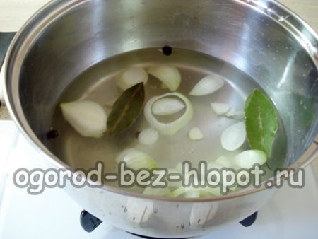 Lasst uns die Marinade zubereiten.
