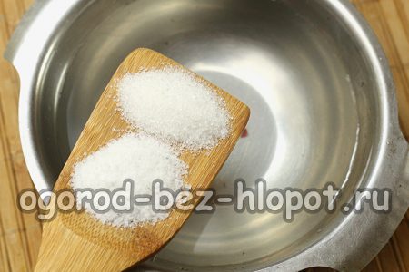 добавете захар