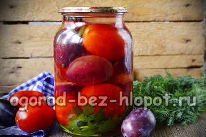 Tomaten mit Pflaumen