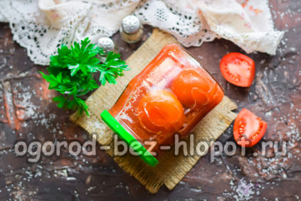 ντομάτες σε χυμό ντομάτας