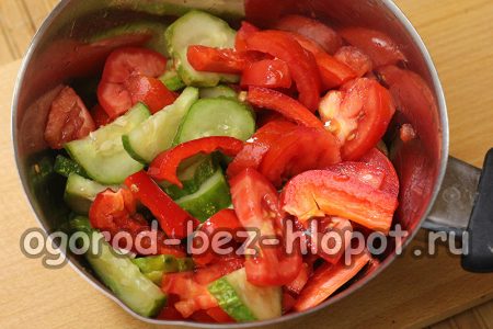 Wir aromatisieren den Salat