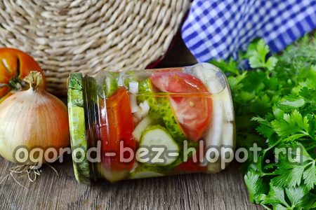 Fingerleckerer Gurken-Tomaten-Salat für den Winter ohne Sterilisation