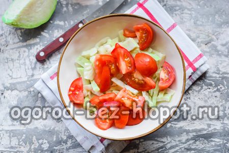 gehackte Tomaten hinzufügen