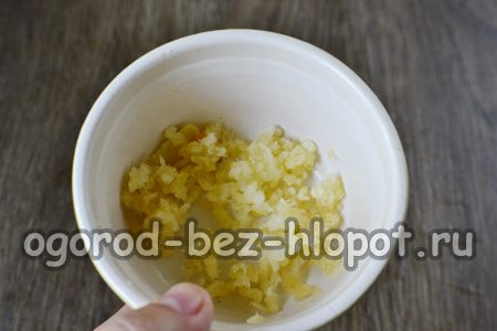 Knoblauch hacken