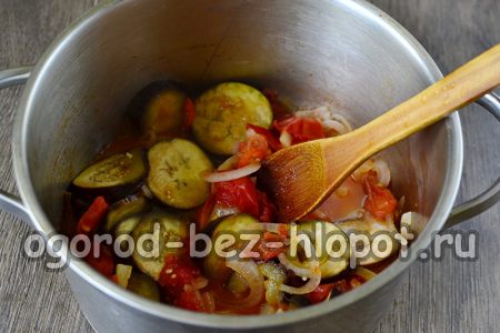 Köcheln lassen, Kräuter und Gewürze hinzufügen