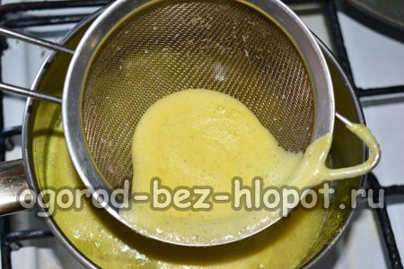 ξαφρίστε τον αφρό από το χυμό