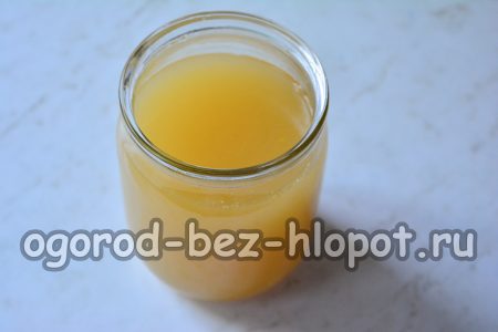ρίξτε το χυμό σε βάζα