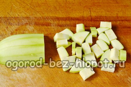 gewürfelte Zucchini