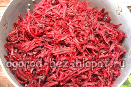 Rote Bete zum Gemüse hinzufügen