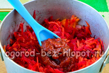 ajouter de la purée de tomates