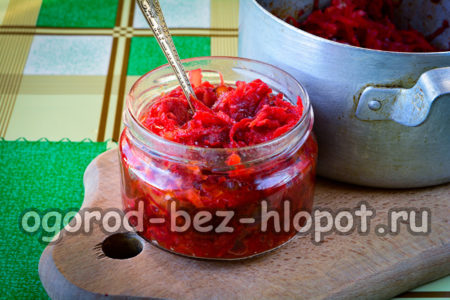 remplir les bocaux de caviar