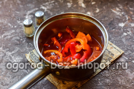 gehackten Pfeffer hinzufügen