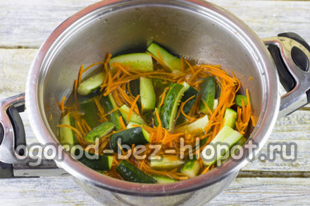 Die Marinade dazugeben