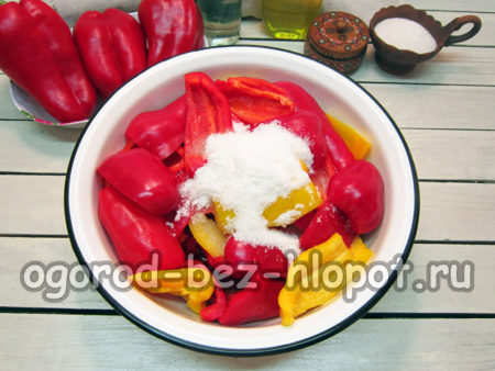 ajouter du sel, du sucre, du vinaigre, de l'huile