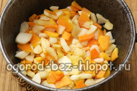 versare in una casseruola