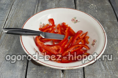 couper le poivron en lanières
