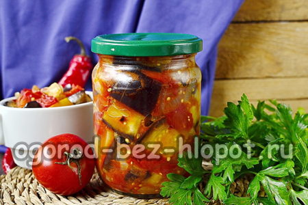 Berenjenas salteadas en frascos para el invierno