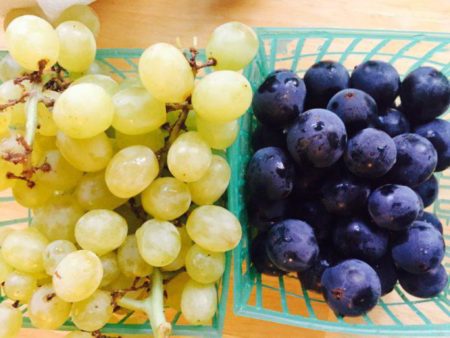 raisins noirs et blancs