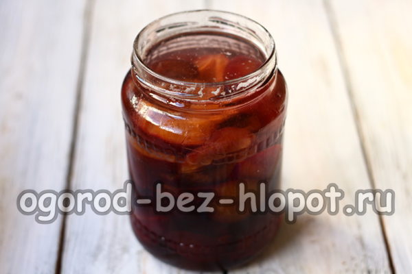 τακτοποιήστε τα δαμάσκηνα σε βάζα