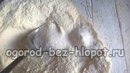 Vanillezucker und Backpulver hinzufügen