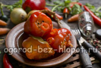 mit Kohl gefüllte Paprika