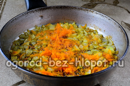 Faites revenir les légumes jusqu'à ce qu'ils soient tendres.