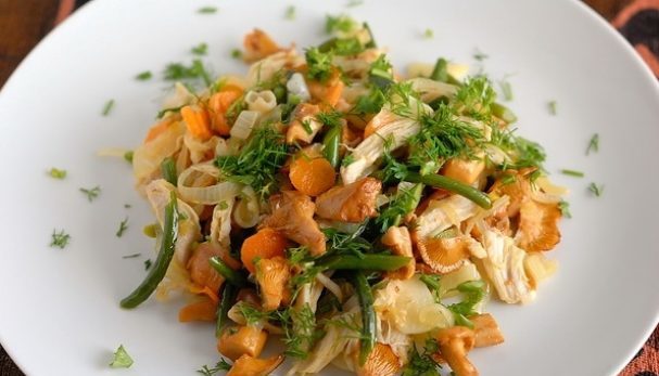 Σαλάτα Chanterelle με κοτόπουλο