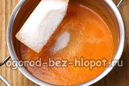ajouter du sucre, de l'acide citrique, de l'eau