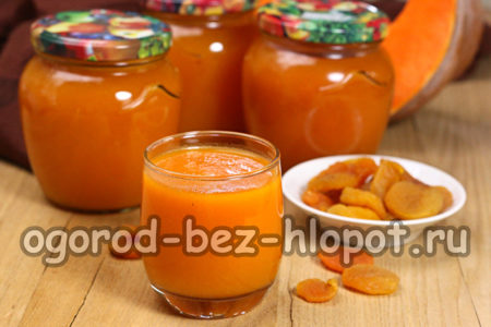Le jus de citrouille aux abricots secs est prêt.