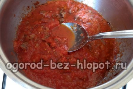 ajouter la tomate à la viande