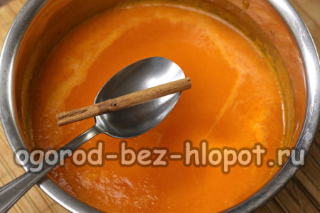 ajouter du jus de citron et un bâton de cannelle