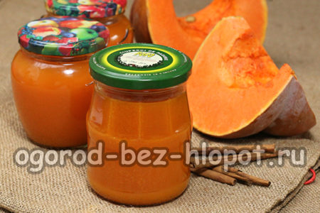 Le jus de citrouille et d'orange est prêt.