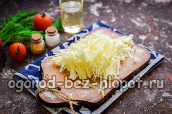 ψιλοκόψτε το λάχανο