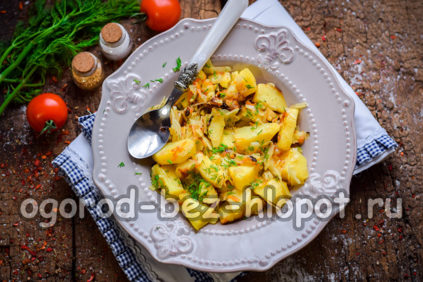 chou mijoté avec des pommes de terre