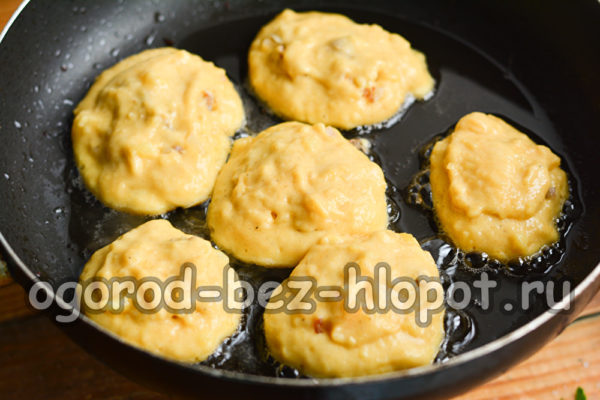 Déposez une autre cuillère à soupe de pommes de terre par-dessus.