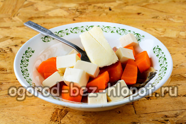 добавете масло и сирене
