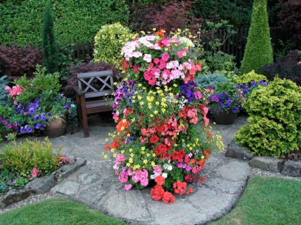 Parterres de fleurs à faire soi-même à la datcha