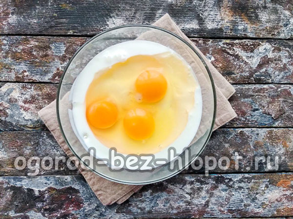 Kefir und Eier hinzufügen